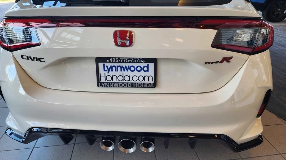 2025 Honda FL5 Civic Type R - Image 3 of 6