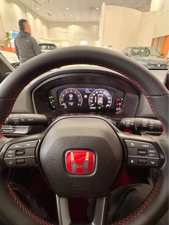 2025 Honda FL5 Civic Type R - Image 13 of 13