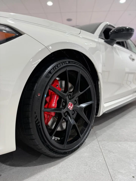 2025 Honda FL5 Civic Type R - Image 2 of 4