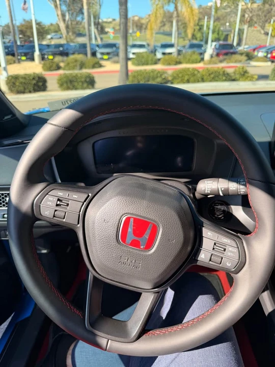 2025 Honda FL5 Civic Type R - Image 4 of 4