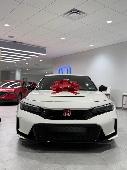 2025 Honda FL5 Civic Type R - Image 1 of 6