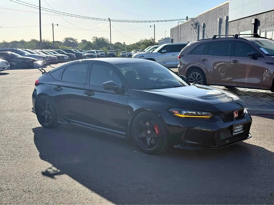 2025 Honda FL5 Civic Type R - Image 1 of 11