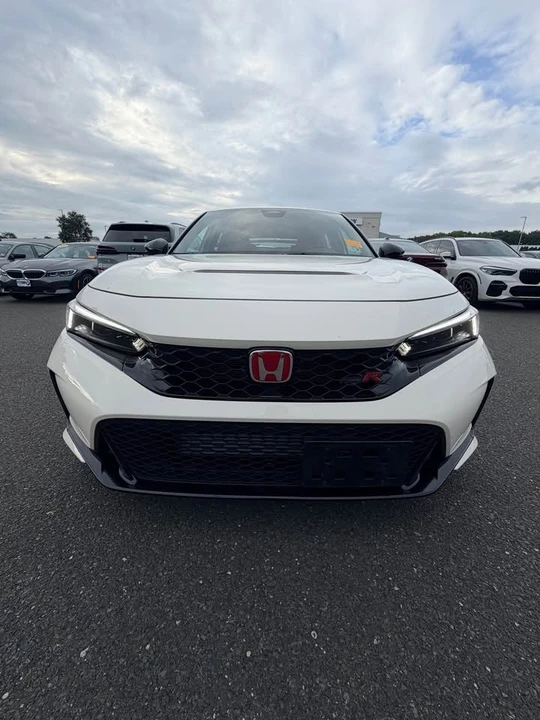 2025 Honda FL5 Civic Type R - Image 2 of 7