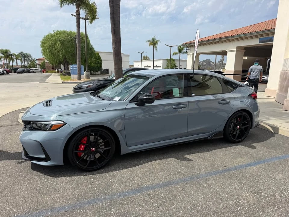 2025 Honda FL5 Civic Type R - Image 4 of 5