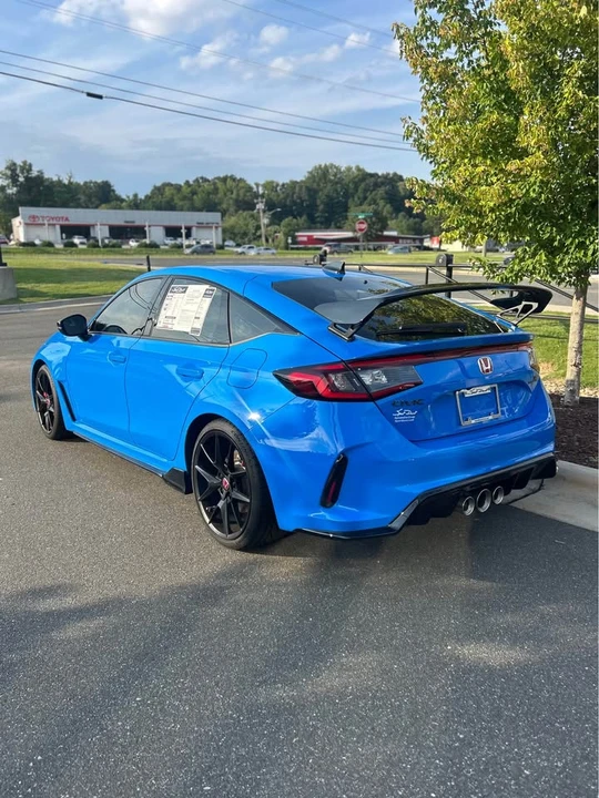 2025 Honda FL5 Civic Type R - Image 2 of 8