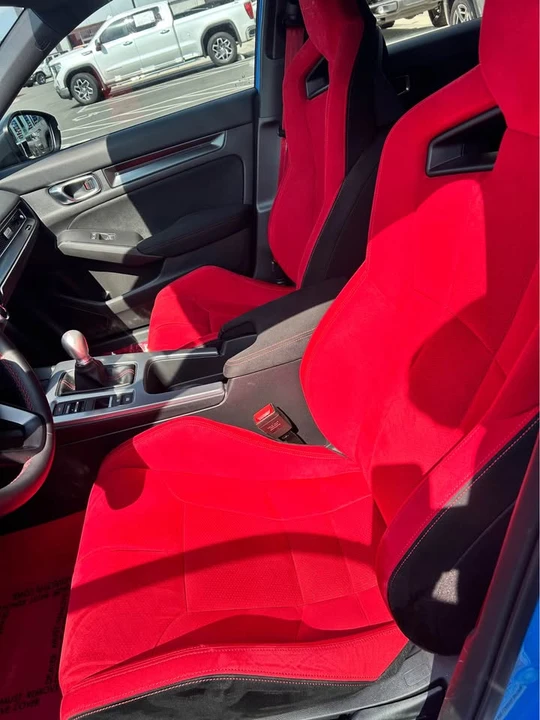 2025 Honda FL5 Civic Type R - Image 8 of 8