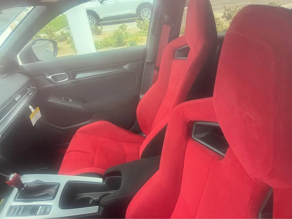 2025 Honda FL5 Civic Type R - Image 12 of 12