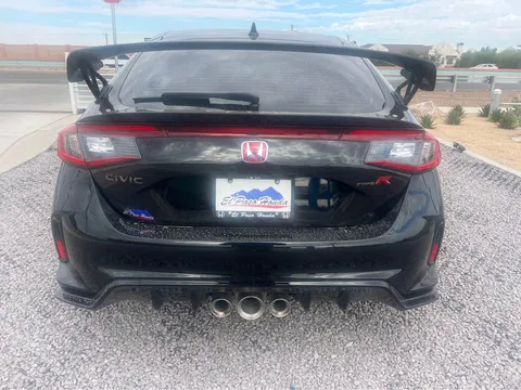 2025 Honda FL5 Civic Type R - Image 3 of 12
