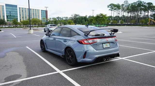 2025 Honda FL5 Civic Type R - Image 2 of 20