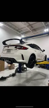 2025 Honda FL5 Civic Type R - Image 4 of 5