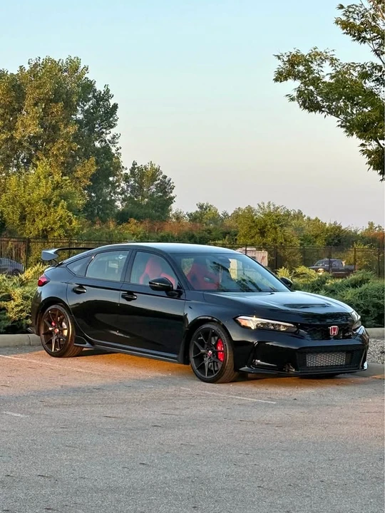 2025 Honda FL5 Civic Type R - Image 1 of 18