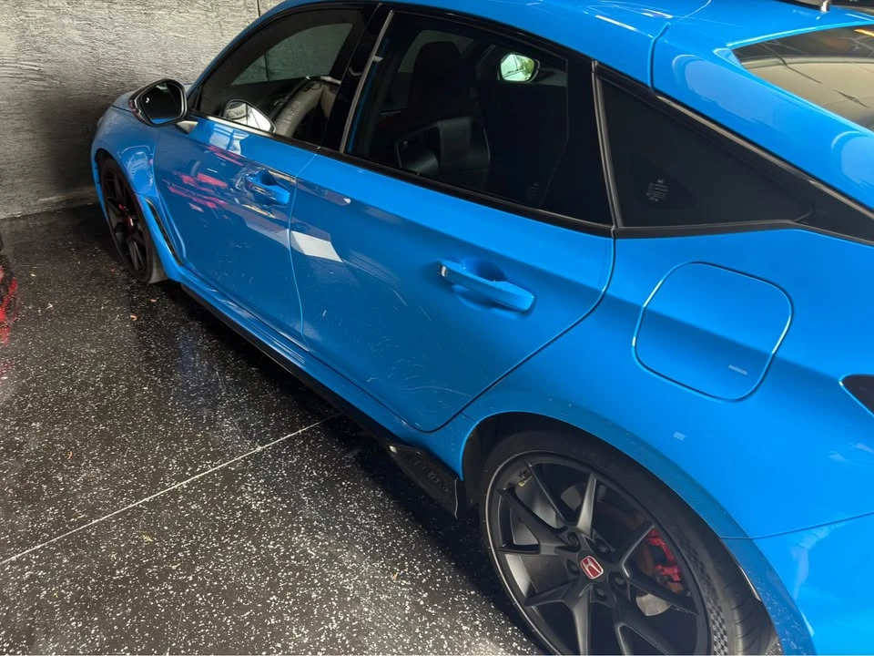 2025 Honda FL5 Civic Type R - Image 2 of 4