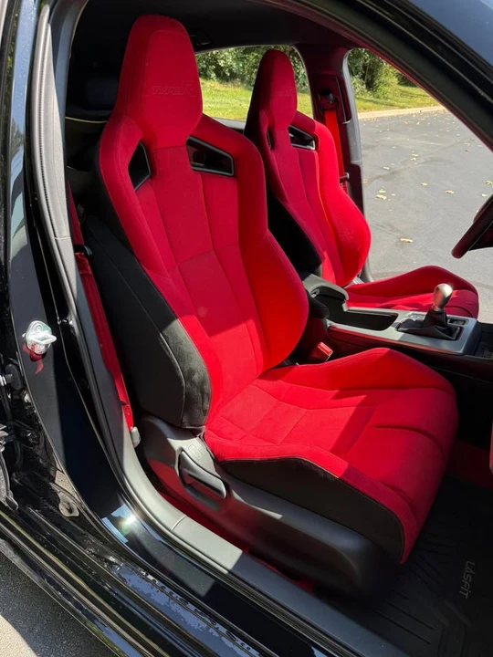 2025 Honda FL5 Civic Type R - Image 10 of 18