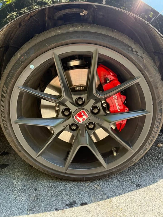 2025 Honda FL5 Civic Type R - Image 16 of 18
