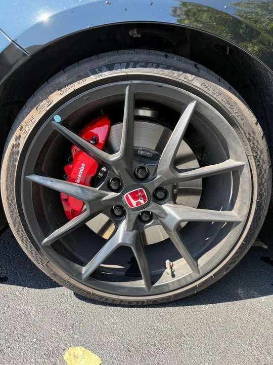 2025 Honda FL5 Civic Type R - Image 13 of 18