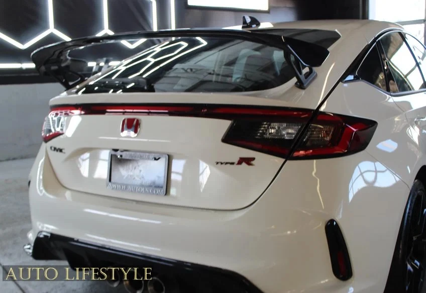2025 Honda FL5 Civic Type R - Image 16 of 21