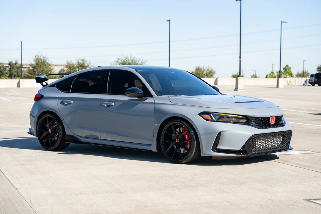 2025 Honda FL5 Civic Type R - Image 8 of 31