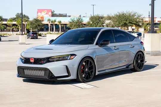 2025 Honda FL5 Civic Type R - Image 2 of 31