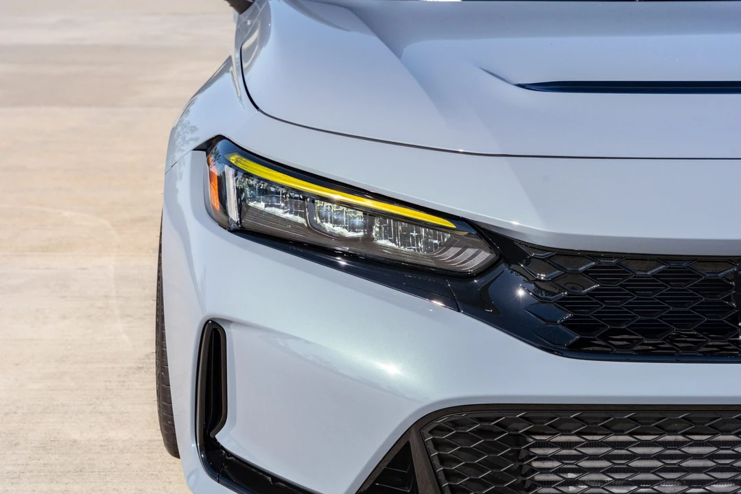 2025 Honda FL5 Civic Type R - Image 29 of 31