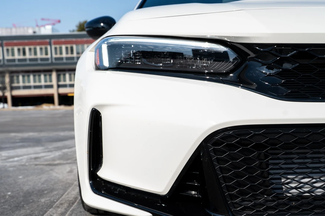 2025 Honda FL5 Civic Type R - Image 10 of 31