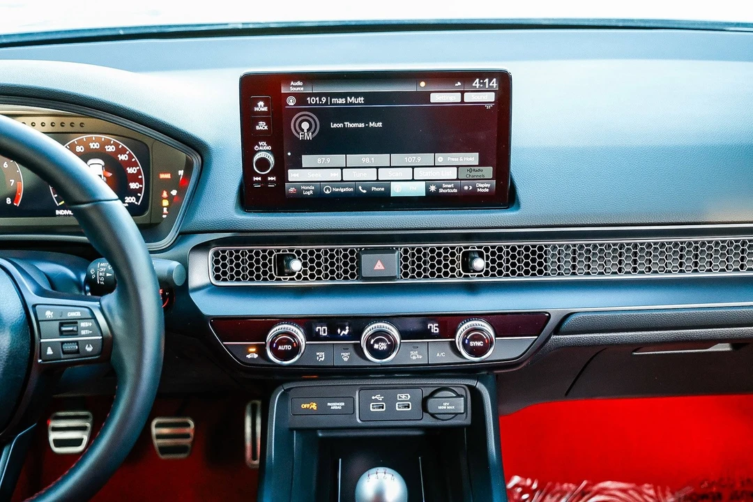 2025 Honda FL5 Civic Type R - Image 11 of 12