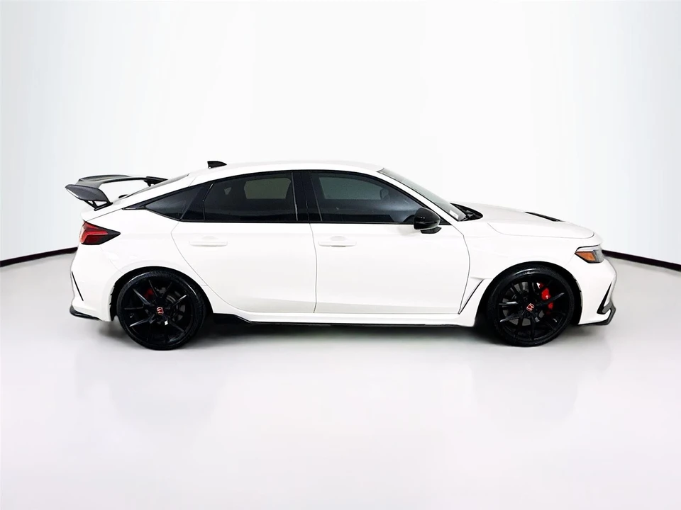 2025 Honda FL5 Civic Type R - Image 8 of 21
