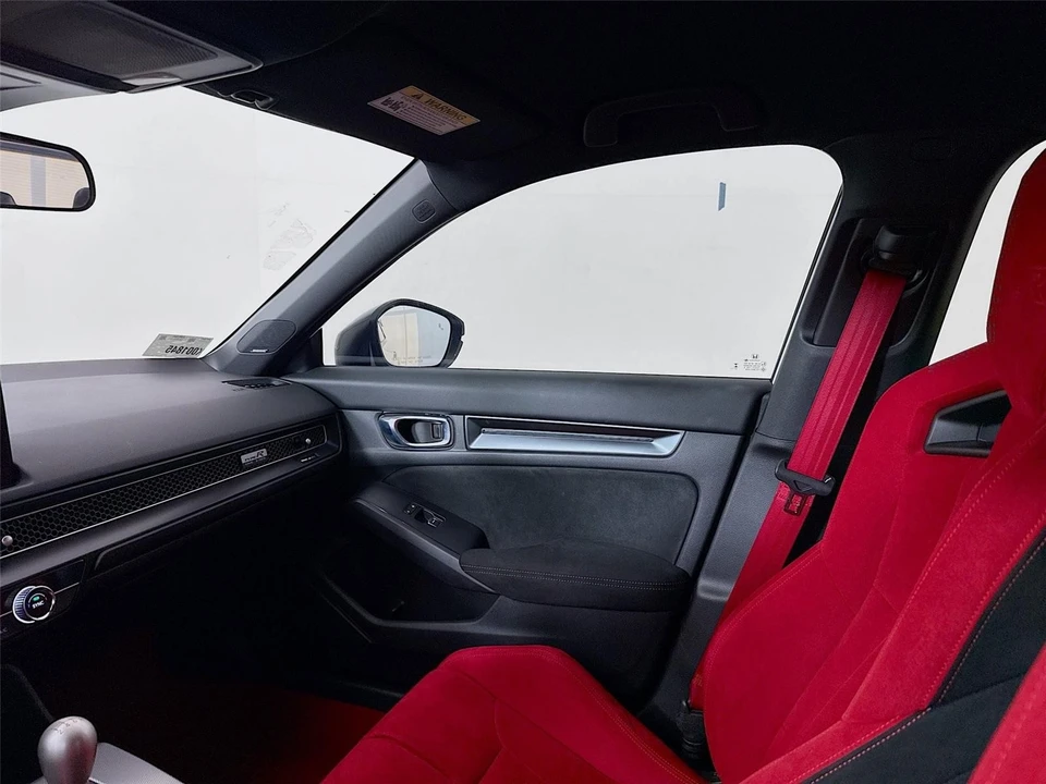2025 Honda FL5 Civic Type R - Image 21 of 21
