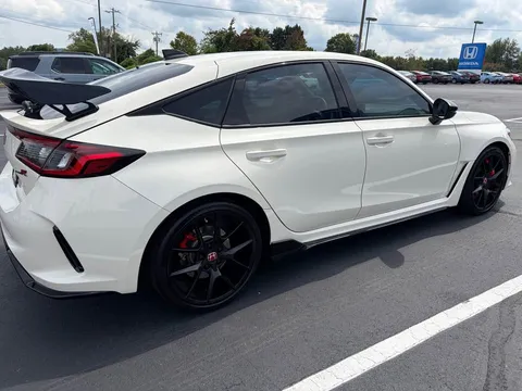 2025 Honda FL5 Civic Type R - Image 3 of 9