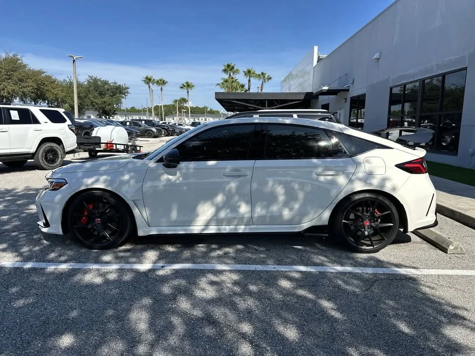 2025 Honda FL5 Civic Type R - Image 8 of 8