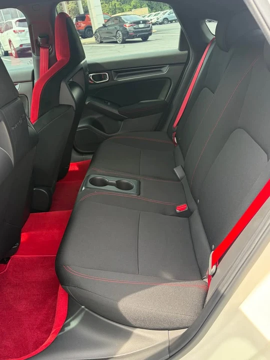 2025 Honda FL5 Civic Type R - Image 9 of 9