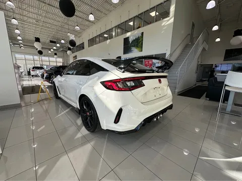 2025 Honda FL5 Civic Type R - Image 4 of 8