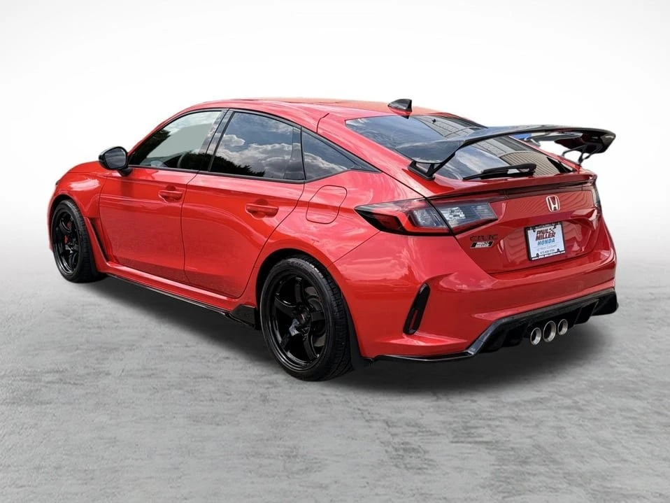 2025 Honda FL5 Civic Type R - Image 8 of 10