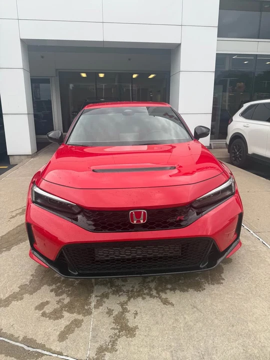 2025 Honda FL5 Civic Type R - Image 2 of 6