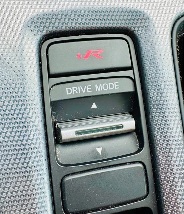 2025 Honda FL5 Civic Type R - Image 19 of 20