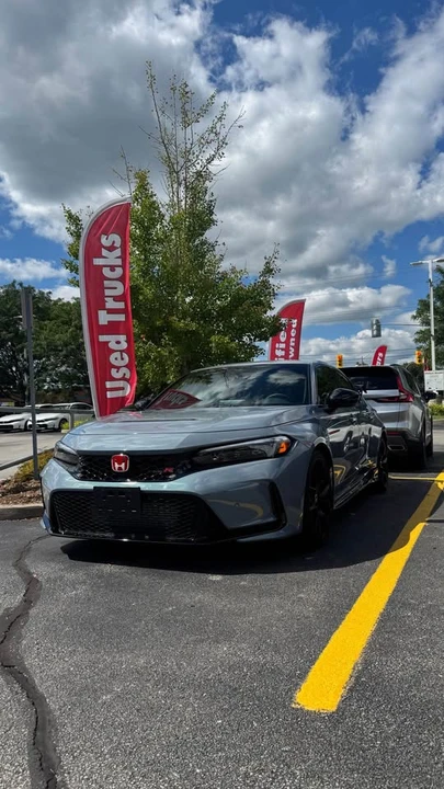 2025 Honda FL5 Civic Type R - Image 2 of 4