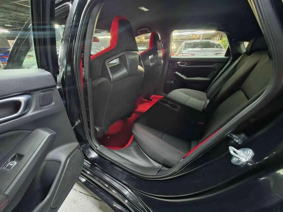 2025 Honda FL5 Civic Type R - Image 16 of 17