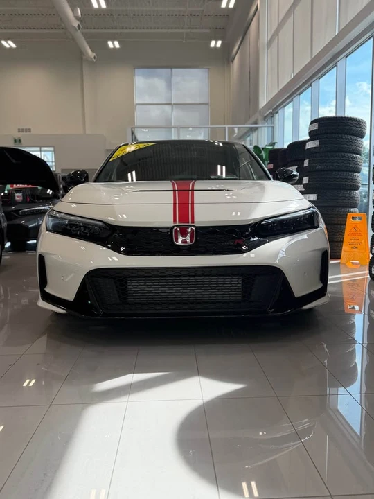2025 Honda FL5 Civic Type R - Image 3 of 7