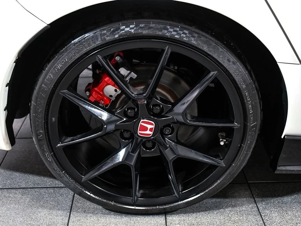 2025 Honda FL5 Civic Type R - Image 8 of 20