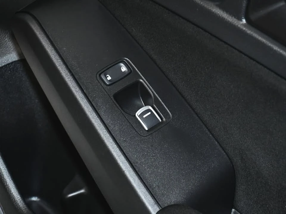 2025 Honda FL5 Civic Type R - Image 14 of 20