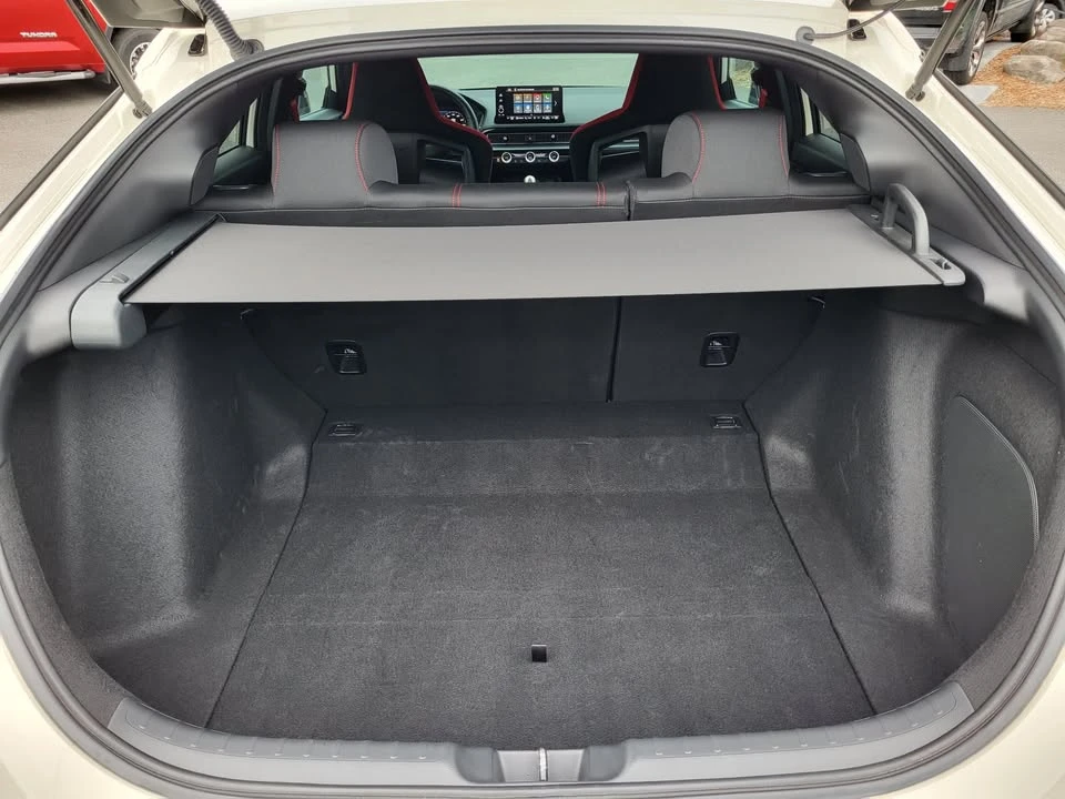 2025 Honda FL5 Civic Type R - Image 18 of 19