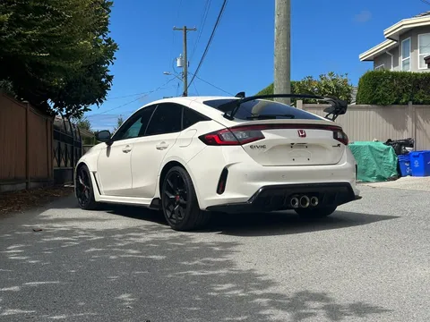 2025 Honda FL5 Civic Type R - Image 3 of 10