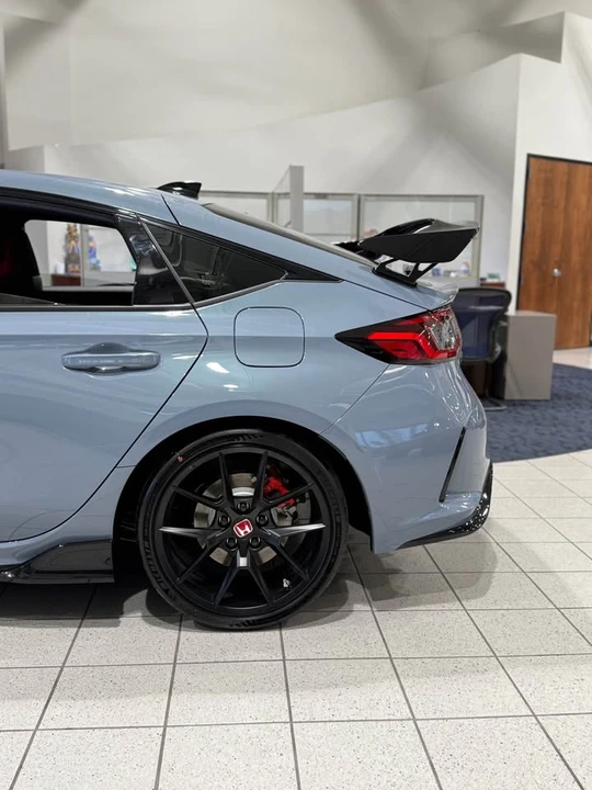 2025 Honda FL5 Civic Type R - Image 3 of 14