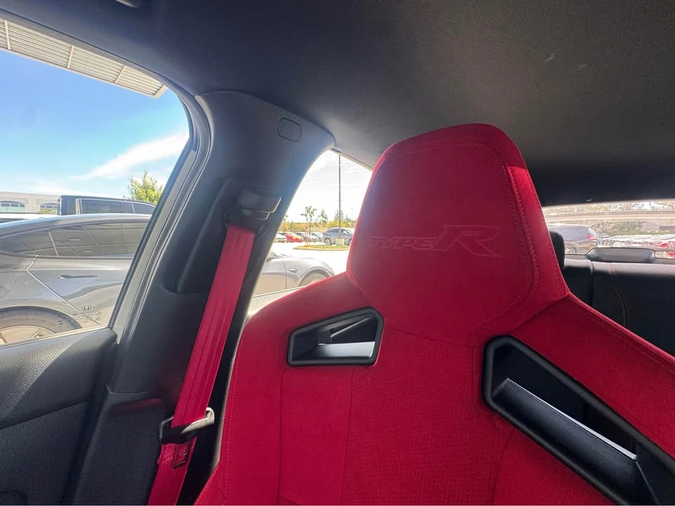2025 Honda FL5 Civic Type R - Image 11 of 15
