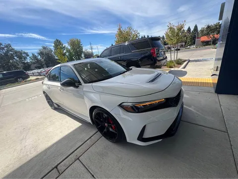 2025 Honda FL5 Civic Type R - Image 2 of 15
