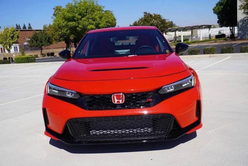 2025 Honda FL5 Civic Type R - Image 2 of 20