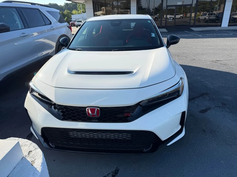 2025 Honda FL5 Civic Type R - Image 5 of 13