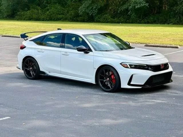 2025 Honda FL5 Civic Type R - Image 8 of 13