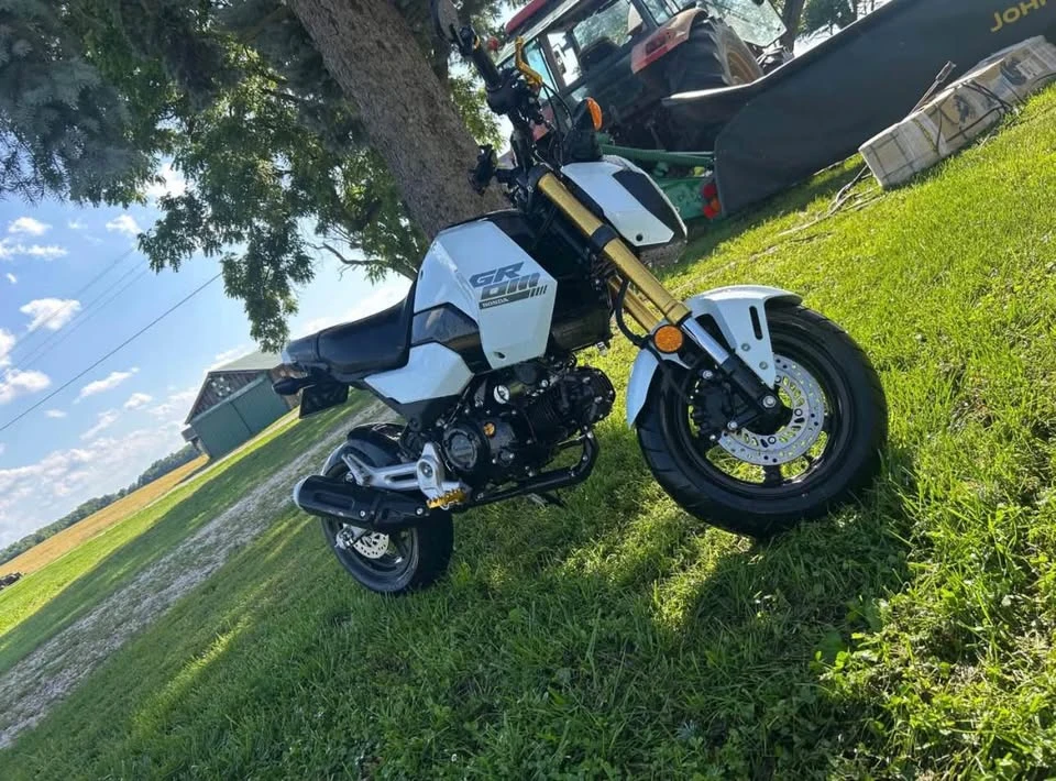 2025 Honda Motorcycles - Image 2 of 4