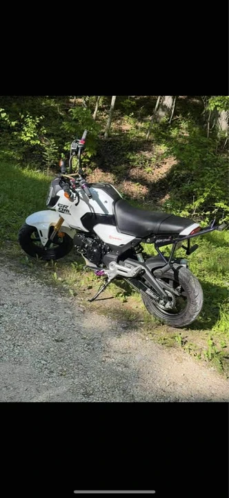 2025 Honda Motorcycles - Image 2 of 2