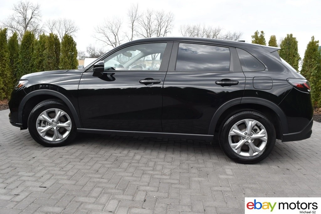 2025 Honda HR-V 3rd Gen - Image 8 of 21